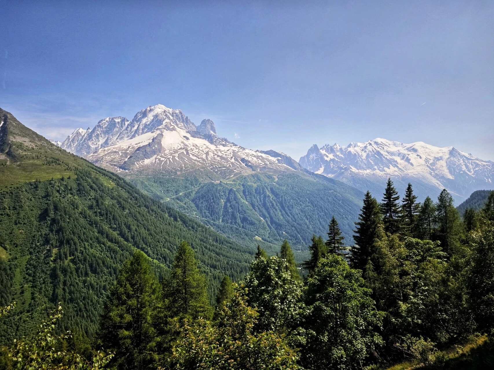 Panoraama Grand Balcon Sudilta, Aiguille Verte ja Mont-Blanc