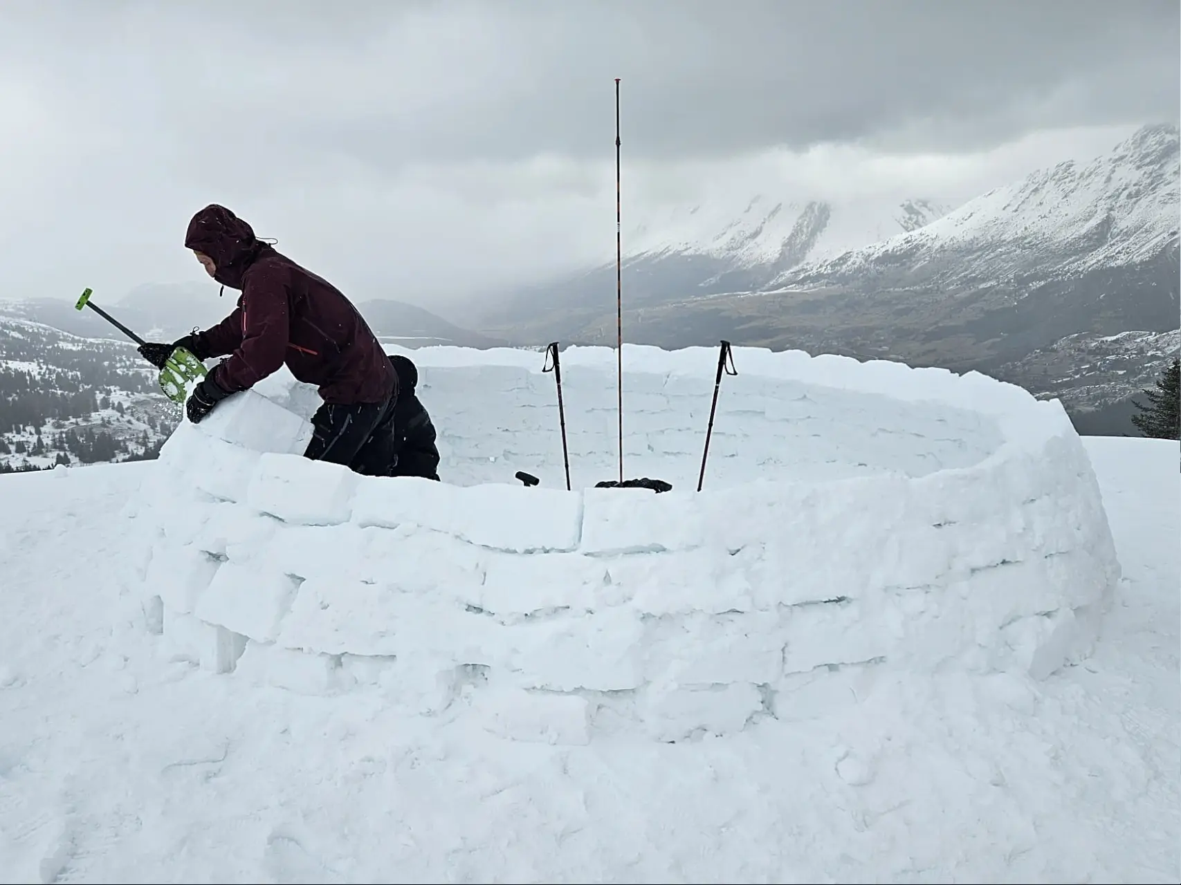 Building an igloo