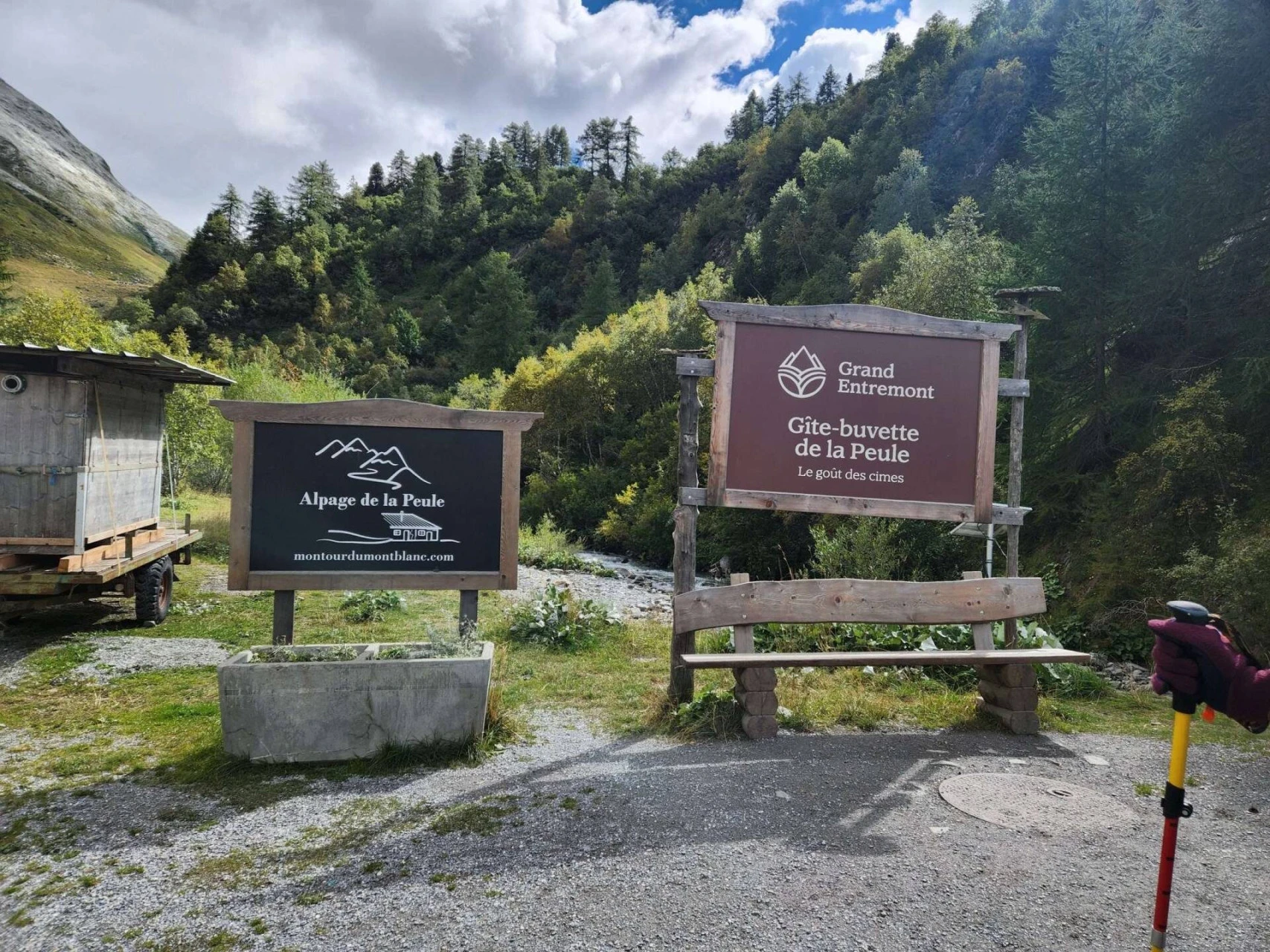 Gîte Alpage de La Peule, ensimmäinen sveitsiläinen alppilaidun Grand Col Ferretin alla