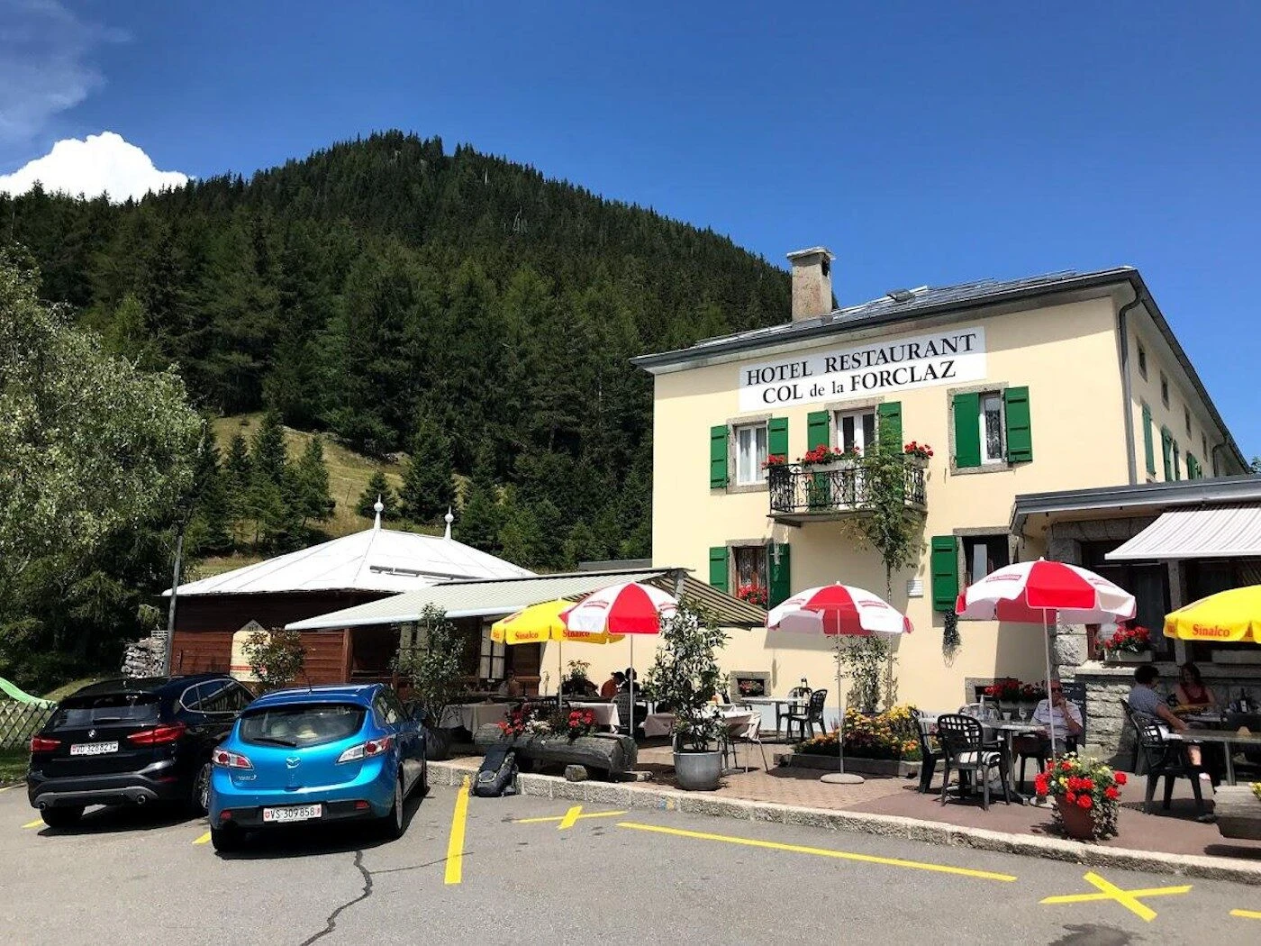 Hôtel du Col de la Forclaz, Bovinen ja Arpetten vaihtoehtojen yhtymäkohta